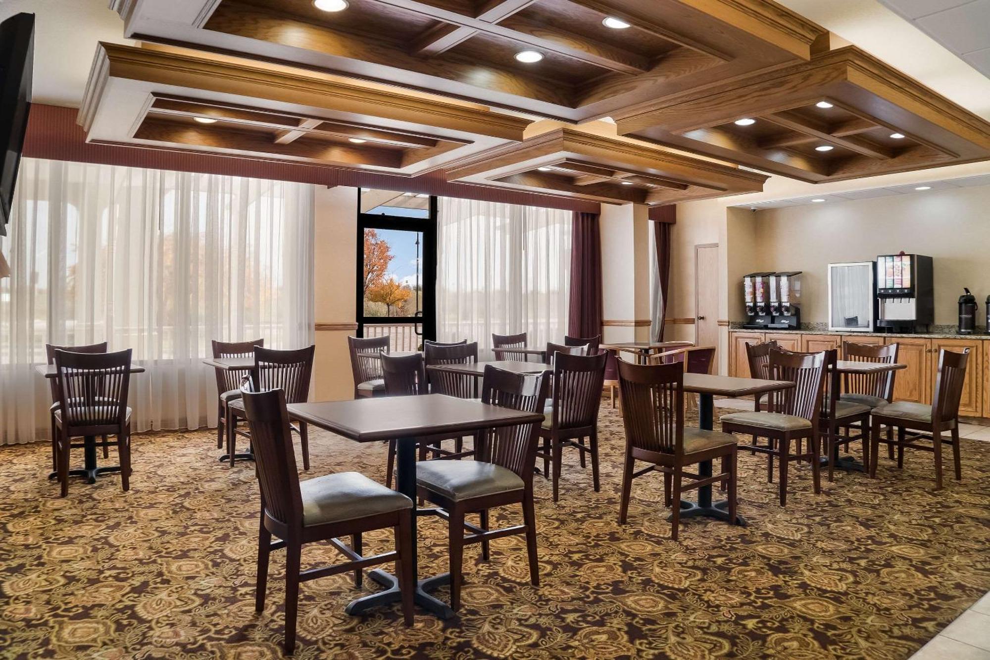 Quality Inn & Suites Saginaw Kültér fotó