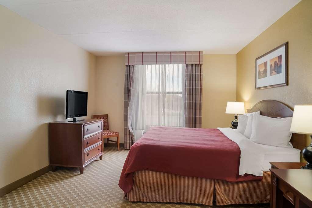 Quality Inn & Suites Saginaw Szoba fotó