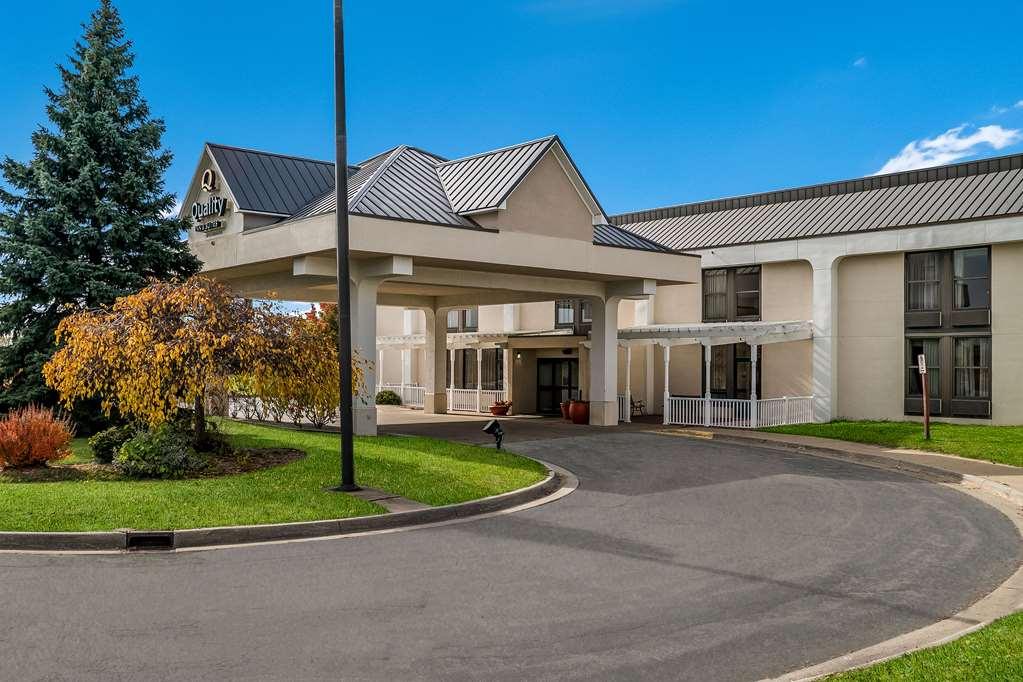 Quality Inn & Suites Saginaw Kültér fotó