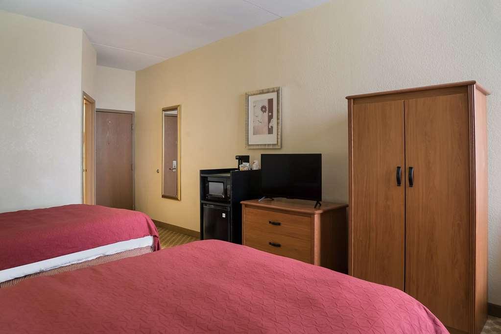 Quality Inn & Suites Saginaw Szoba fotó
