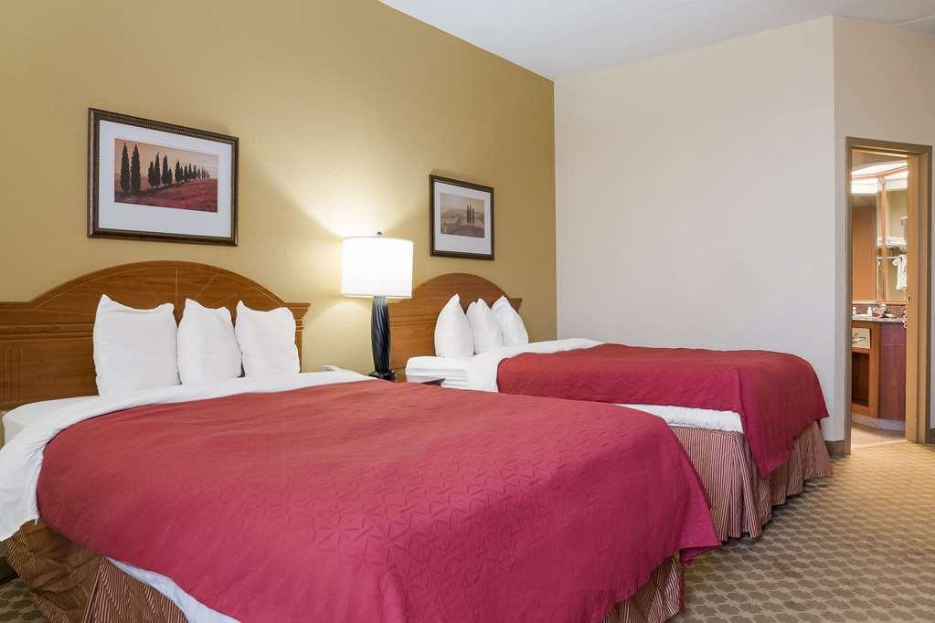 Quality Inn & Suites Saginaw Szoba fotó