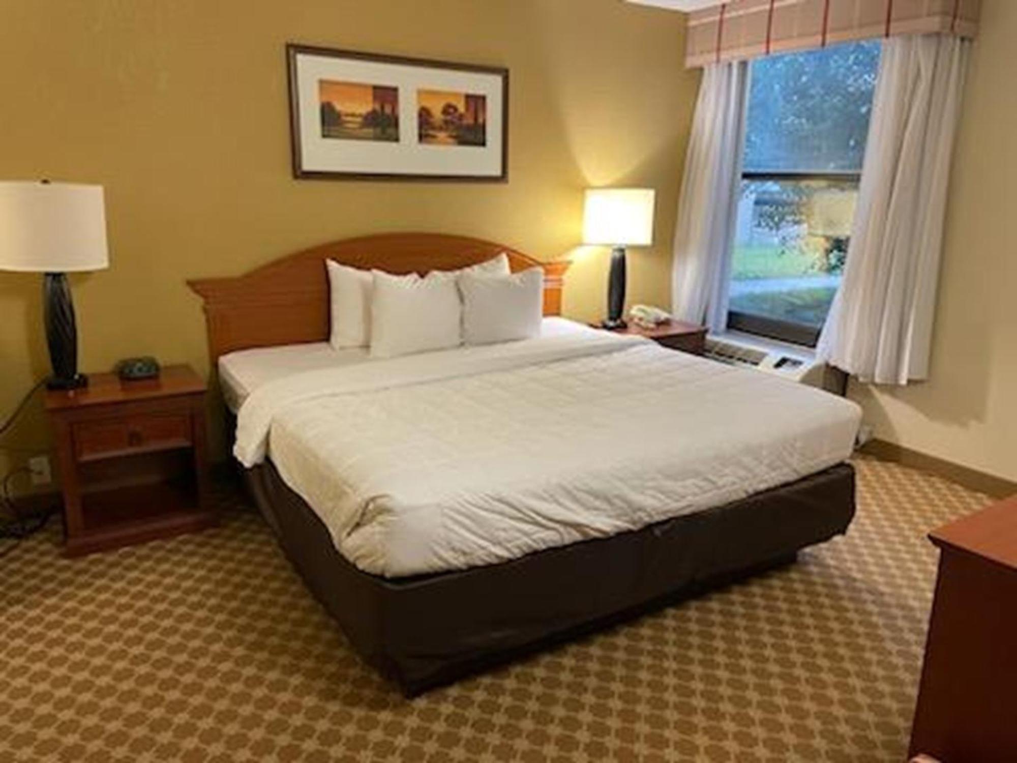 Quality Inn & Suites Saginaw Kültér fotó