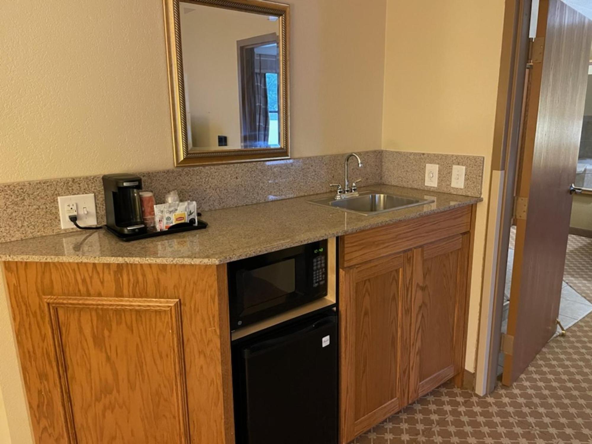 Quality Inn & Suites Saginaw Kültér fotó