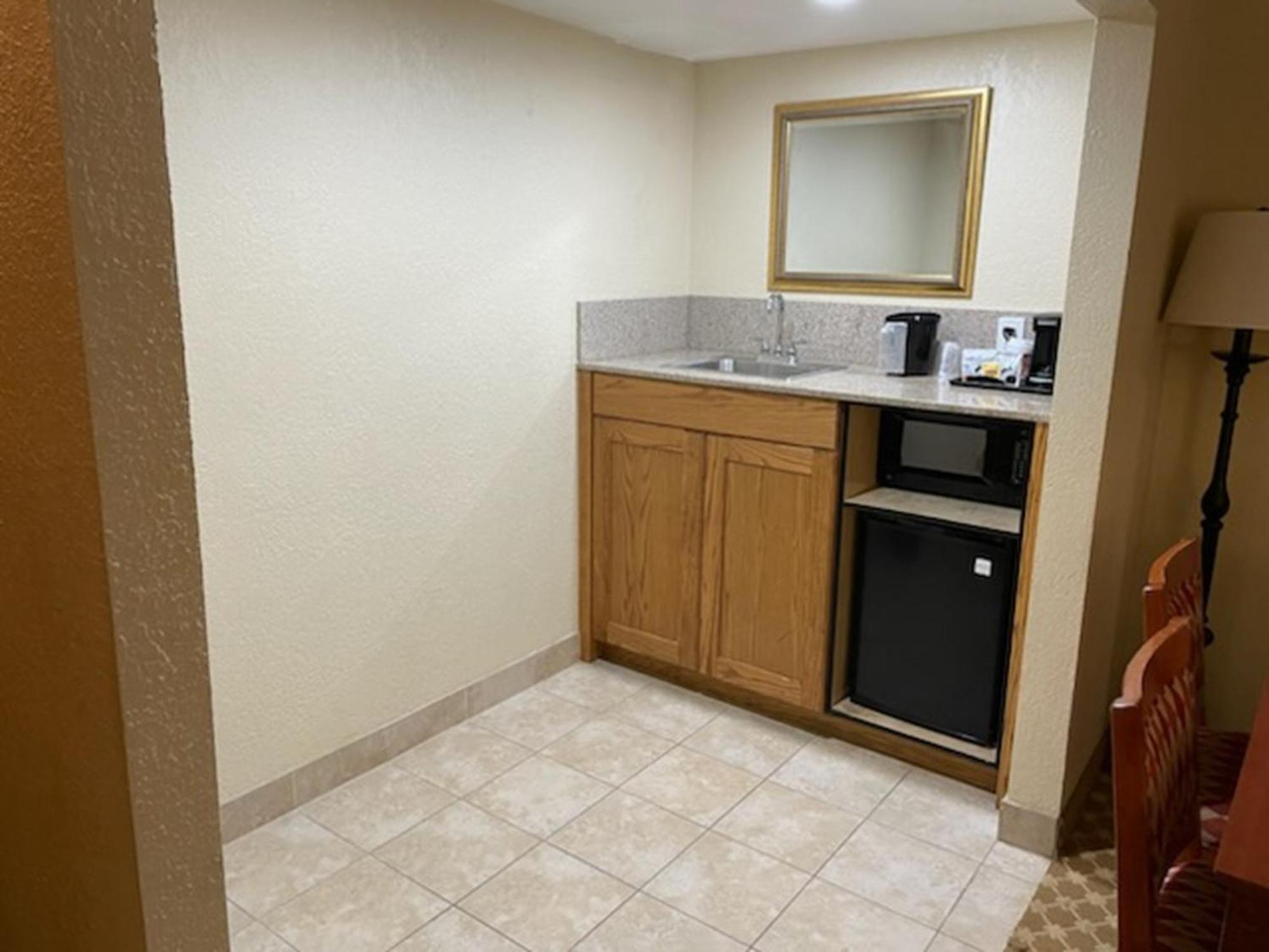 Quality Inn & Suites Saginaw Kültér fotó