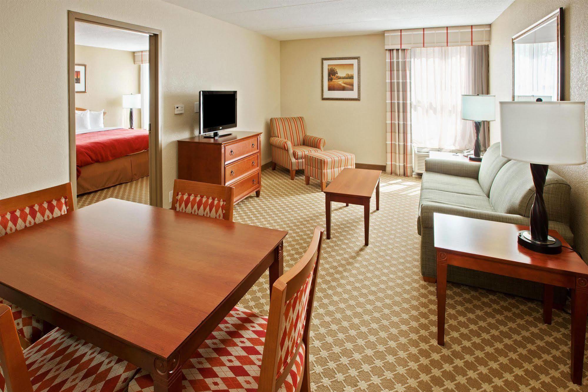 Quality Inn & Suites Saginaw Szoba fotó