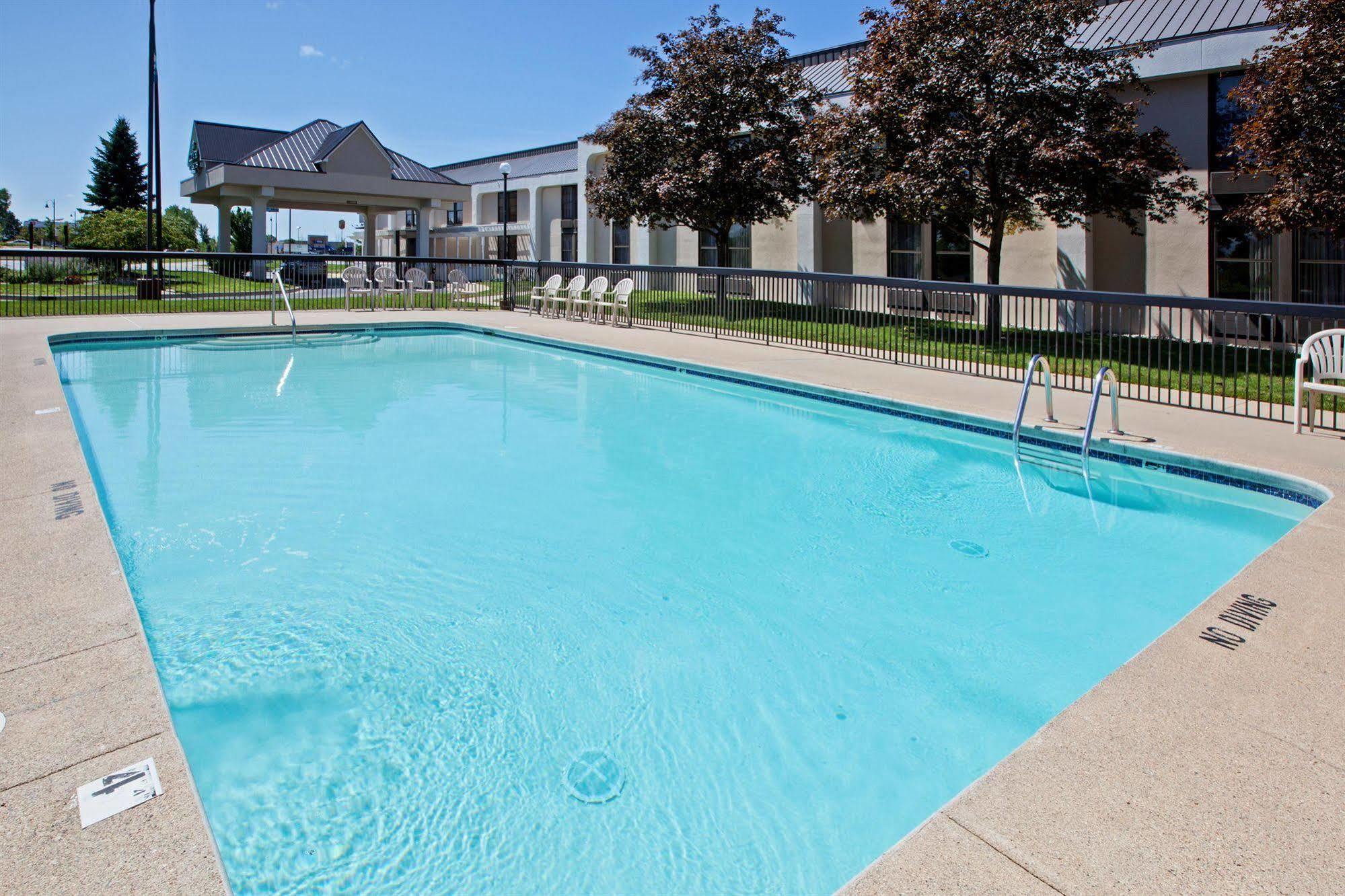 Quality Inn & Suites Saginaw Létesítmények fotó
